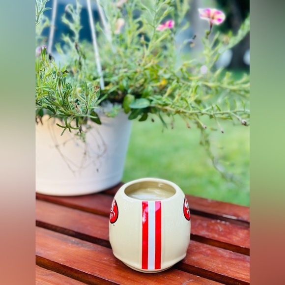 Vintage Sports Concepts San Francisco 49er’s 1986 Football Helmet Coffee Mug - Picture 5 of 6